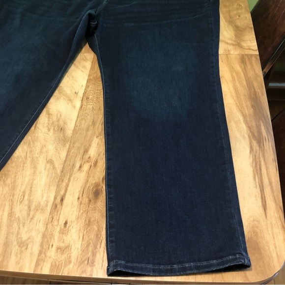 NWT Lane Bryant Signature Fit Straight Mid-Rise Jeans Size 34/36 Stretch 54x31 - Picture 2 of 16